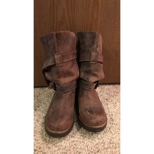 Women’s Steve Madden boots brown